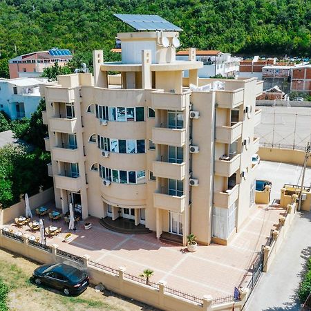 Hotel Dana Čanj Exteriér fotografie