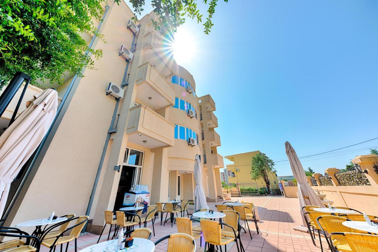 Hotel Dana Čanj Exteriér fotografie