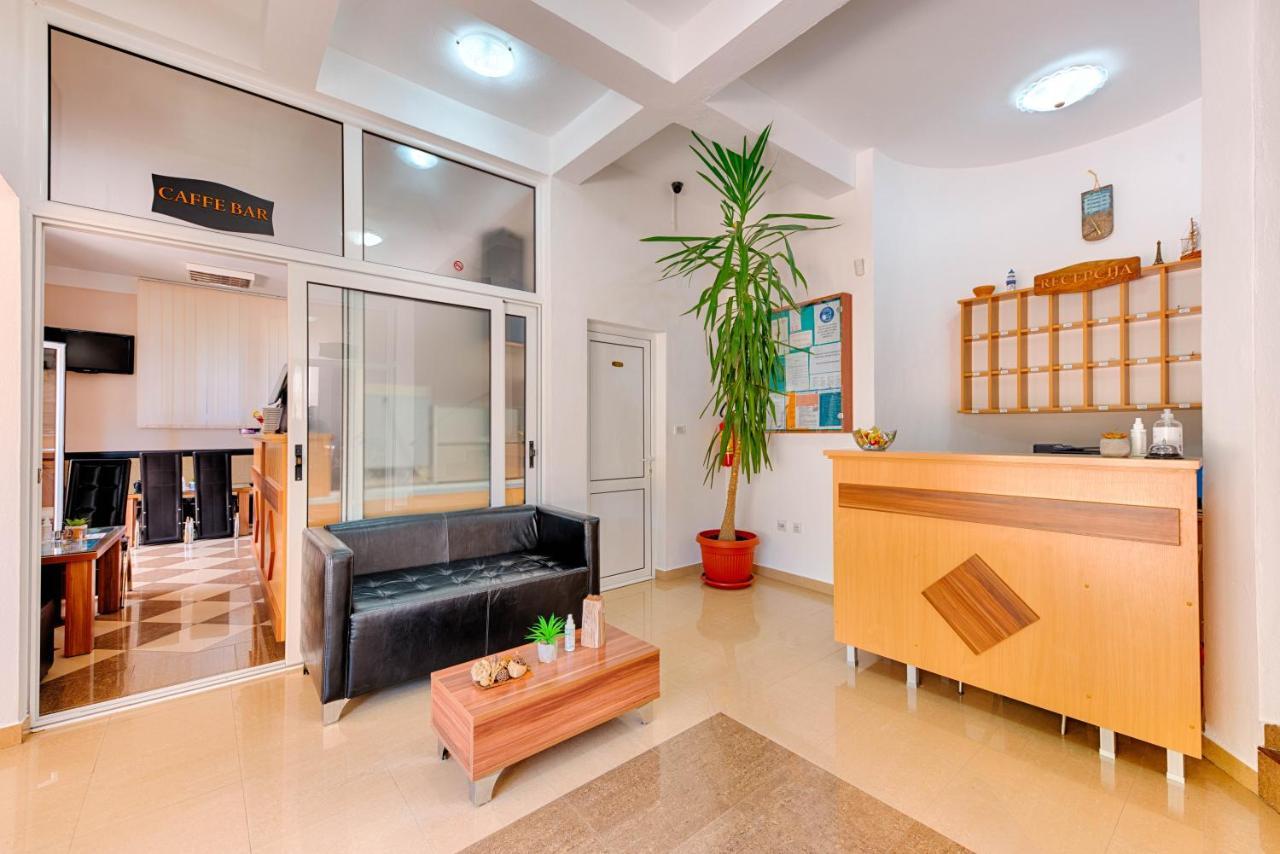 Hotel Dana Čanj Exteriér fotografie