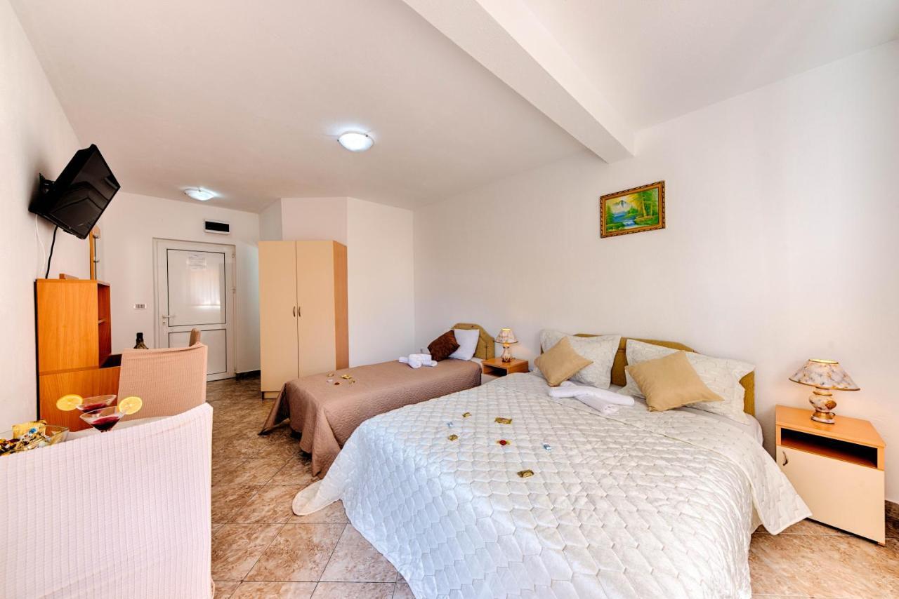 Hotel Dana Čanj Exteriér fotografie