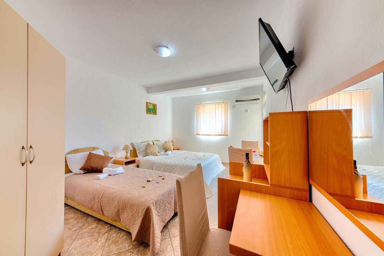 Hotel Dana Čanj Exteriér fotografie